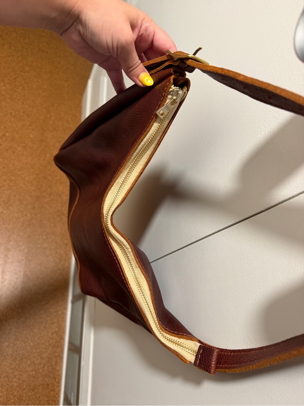 Portland Leather Medium Aspen Shoulder Bag - Picture 6 of 6